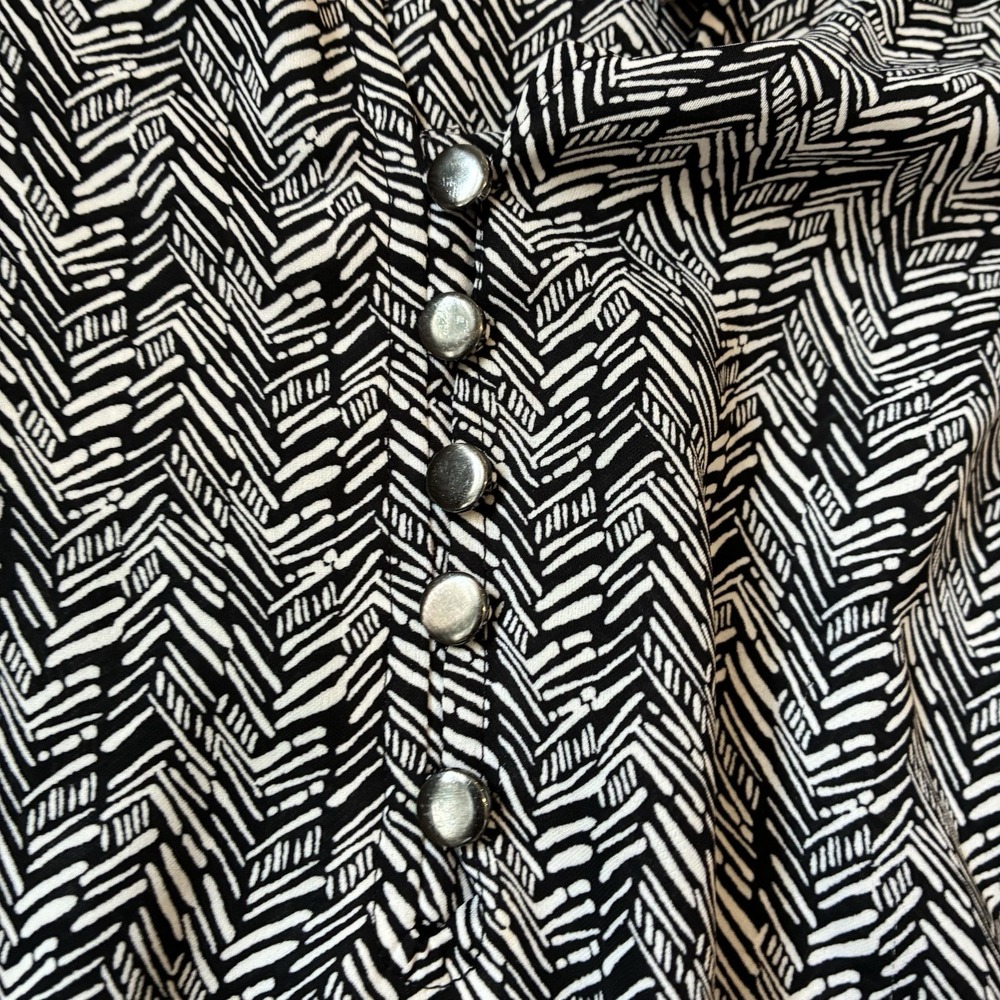 Laundry By Shelli Segal Woman‎ Popover Blouse XL Black White AOP Roll Tab Sleeve - Picture 3 of 5